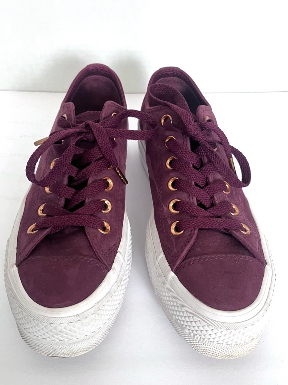 Converse Chuck Taylor Low Suede Platforms
